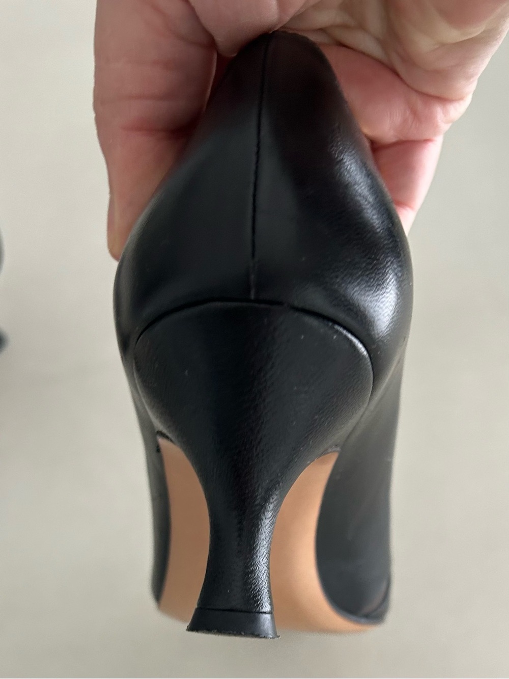 Vintage Roberto Capucci Black Leather Pleated Pointed Toe Pumps Size 7.5AA - Picture 12 of 16